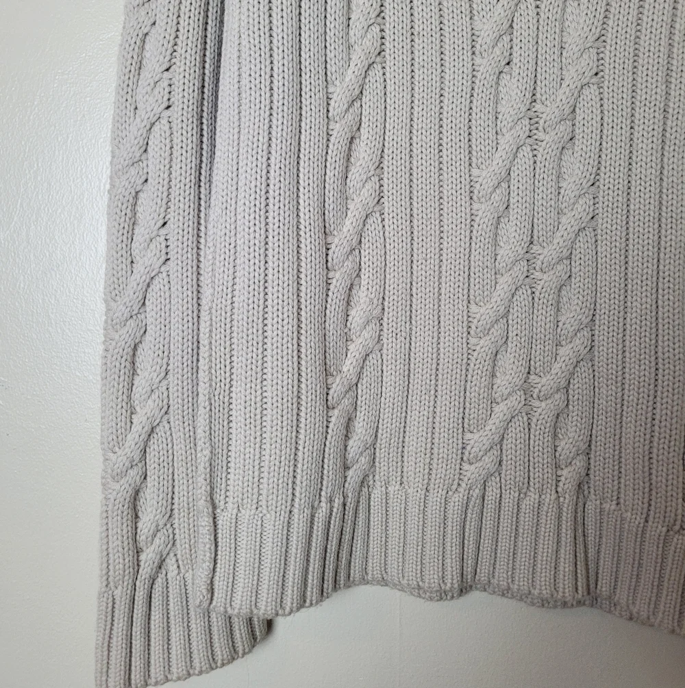 Vintage Banana Republic Extra Fine Merino‎ Wool Cable Knit Sweater